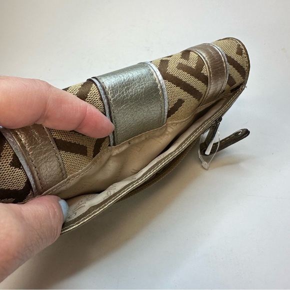 Tignanello Leather & Canvas Trifold Wallet Clutch Monogram T Brown Tan Paisley - Picture 8 of 11